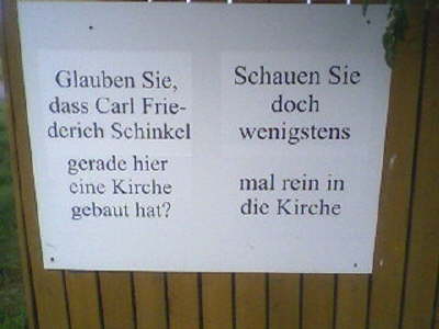 Hinweisschild auf die Restaurantkirche